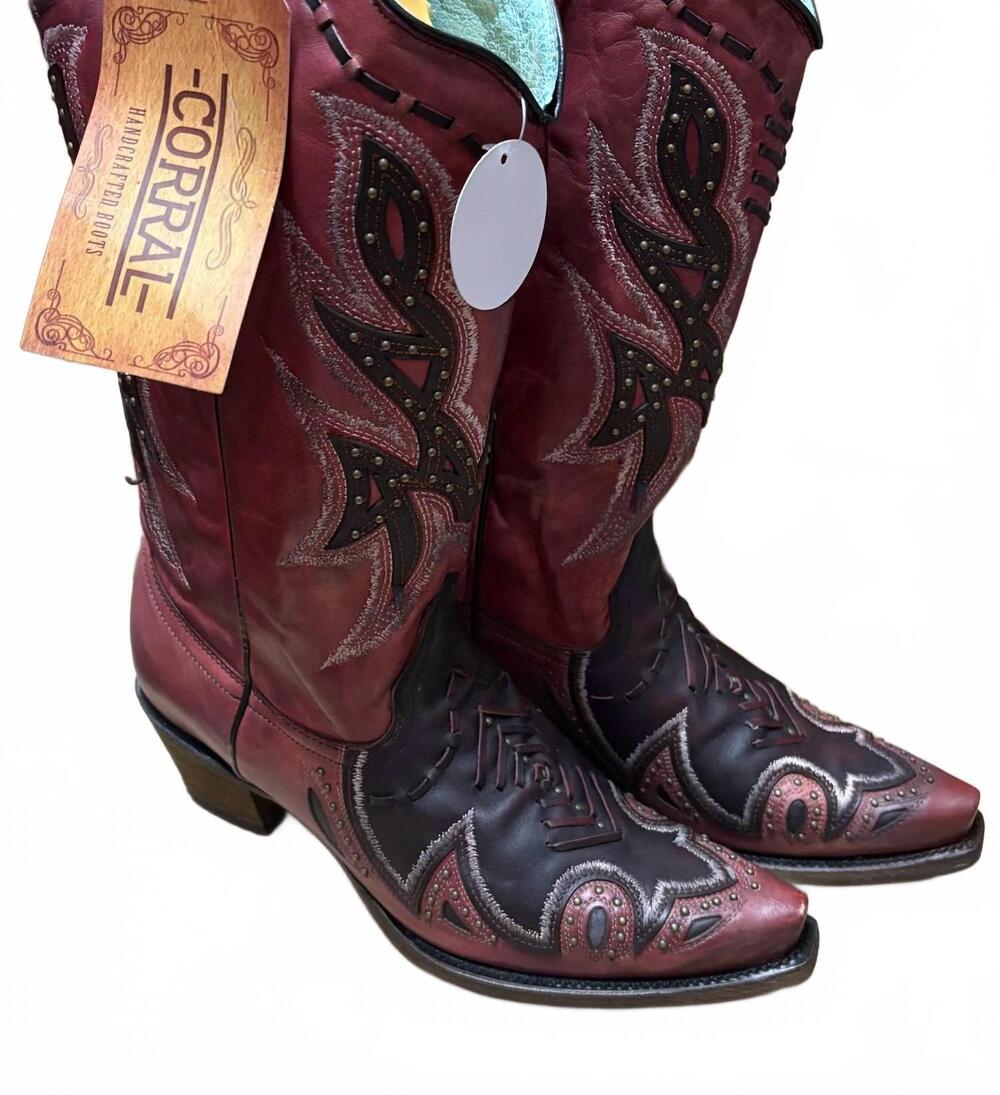NEW CORRAL women's embroidered boots in wine